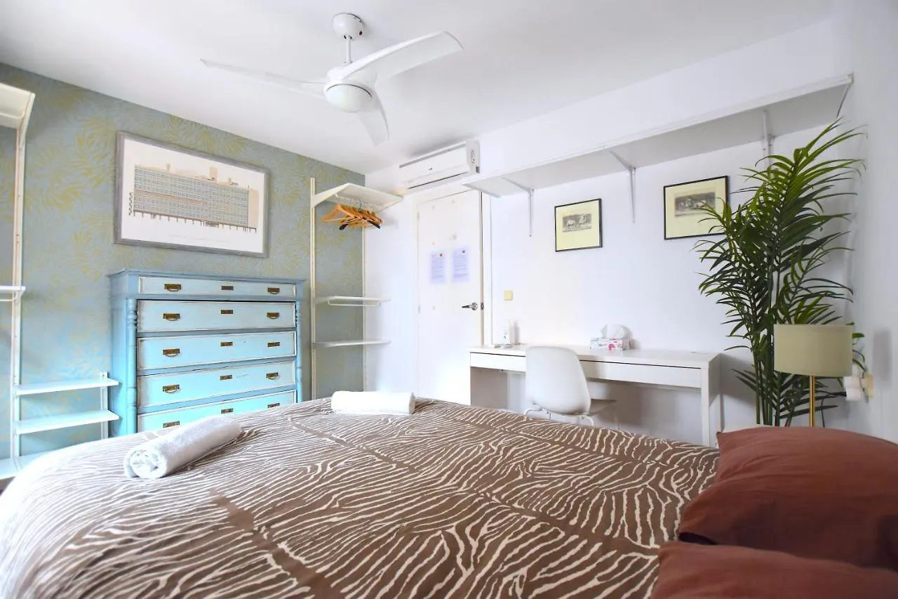 Habitacion En Apartamento De Diseno Malaga 0*,