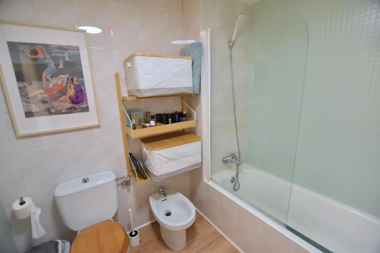 Habitacion En Apartamento De Diseno Malaga 0*,